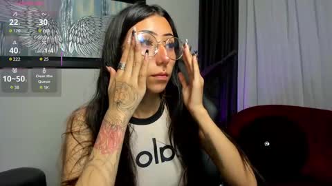 Snapshot of laila_angel chatting on October 6, 2:09 am laila_angel online show from October 6, 2:09 am