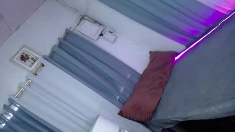 Snapshot of lala_lita chatting on February 22, 3:01 am Elle 3 online show from February 22, 3:01 am