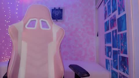 lala Moon online show from January 6, 12:31 pm