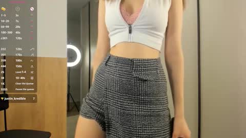 Julia online show from October 17, 8:22 pm