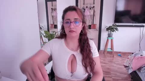 Snapshot of lalanaughty1 chatting on February 11, 9:35 pm Sofi online show from February 11, 9:35 pm