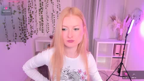 Snapshot of laly_peach chatting on December 23, 3:33 pm Laly online show from December 23, 3:33 pm