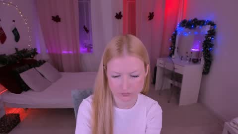 Snapshot of laly_peach chatting on January 2, 11:31 am Laly online show from January 2, 11:31 am