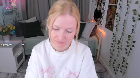 Snapshot of laly_peach chatting on January 10, 7:32 pm Laly online show from January 10, 7:32 pm