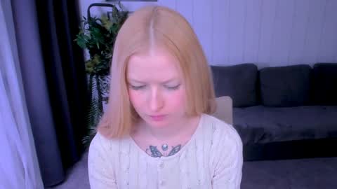 Snapshot of laly_peach chatting on January 29, 11:20 am Laly online show from January 29, 11:20 am