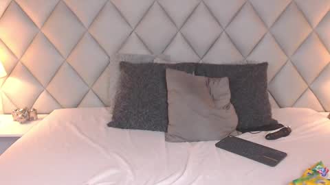 Laly Castro online show from December 16, 8:05 pm