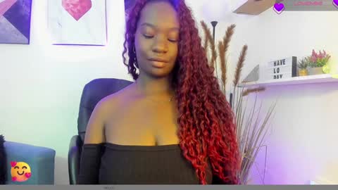 Snapshot of lana__beaux chatting on February 6, 7:29 pm online show from February 6, 7:29 pm