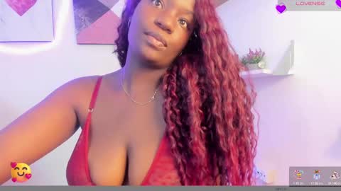 Snapshot of lana__beaux chatting on February 12, 1:41 am online show from February 12, 1:41 am