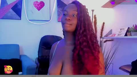 Snapshot of lana__beaux chatting on February 24, 7:09 pm online show from February 24, 7:09 pm