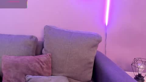 Snapshot of lana__beaux chatting on September 28, 5:51 pm online show from September 28, 5:51 pm