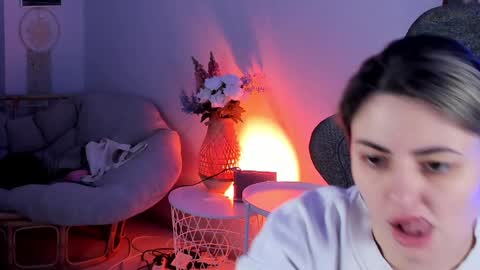 just call me Lana  and her security online show from December 7, 11:29 am