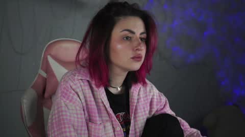 just call me Lana  and her security online show from January 30, 11:22 am