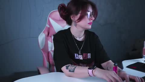 just call me Lana  and her security online show from March 1, 11:28 am