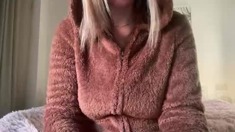 Lana online show from February 17, 7:05 am