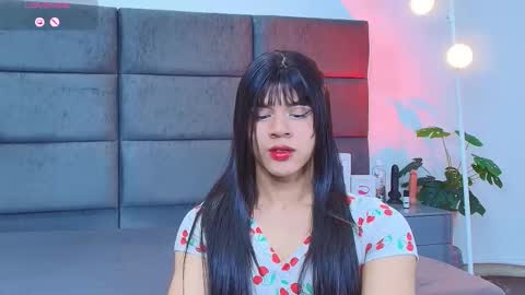 valentino moon online show from March 23, 1:31 am