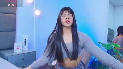 valentino moon online show from March 31, 12:23 am