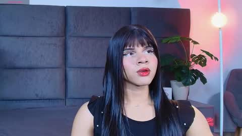 valentino moon online show from April 13, 12:27 am