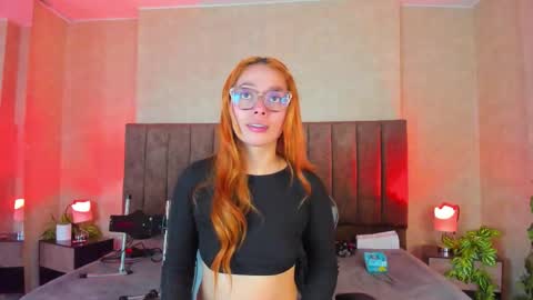 Snapshot of lanaamills chatting on October 17, 6:16 am Lana online show from October 17, 6:16 am