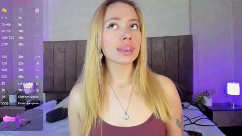 Snapshot of lanaamills chatting on November 14, 4:33 am Lana online show from November 14, 4:33 am