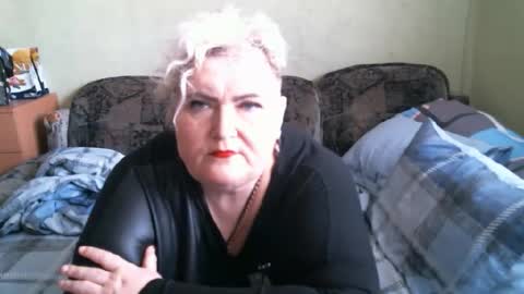 lanacat555 online show from September 19, 11:00 am