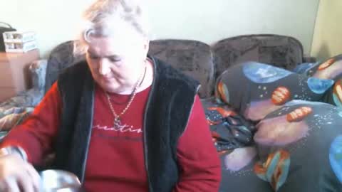 lanacat555 online show from February 3, 12:10 pm