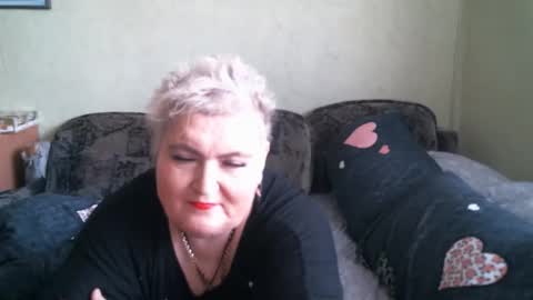 lanacat555 online show from April 7, 8:59 am