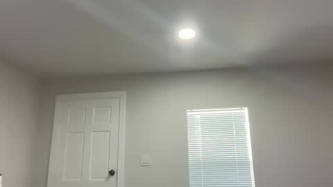 lanademira online show from March 5, 6:04 pm