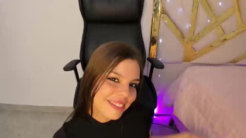 Snapshot of lanajones_ chatting on March 6, 6:48 pm LanaJones online show from March 6, 6:48 pm