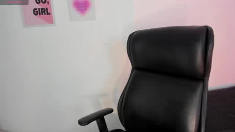 LanaJones online show from April 8, 1:00 pm