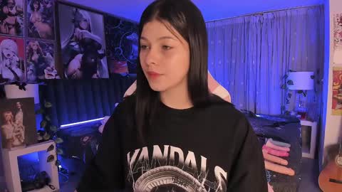 Snapshot of lanakyutt chatting on January 30, 1:22 am L A N A online show from January 30, 1:22 am