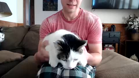 Snapshot of lancehardin chatting on February 4, 3:15 pm Lance online show from February 4, 3:15 pm