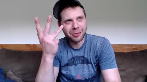 Snapshot of lancehardin chatting on April 22, 11:06 pm Lance online show from April 22, 11:06 pm