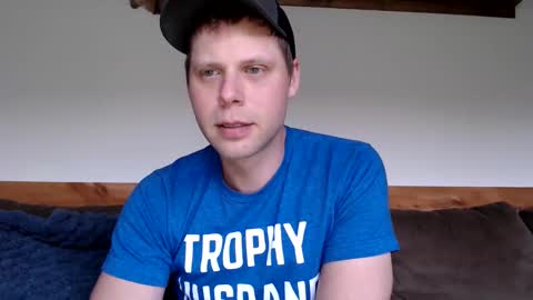 Snapshot of lancehardin chatting on May 4, 12:06 am Lance online show from May 4, 12:06 am