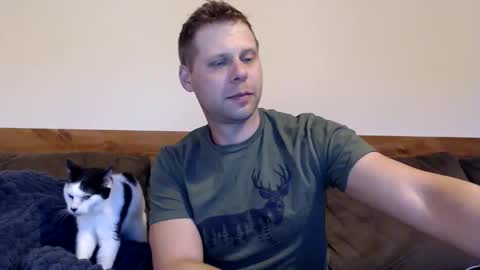 Snapshot of lancehardin chatting on May 7, 12:05 am Lance online show from May 7, 12:05 am