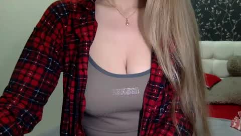 langoria online show from March 3, 8:11 pm