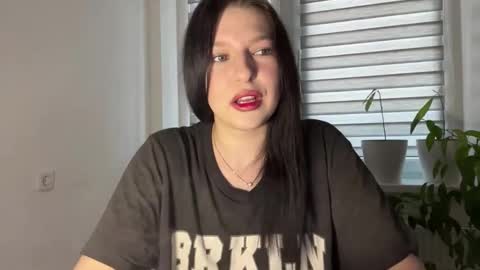 Sarah online show from February 19, 2:46 pm