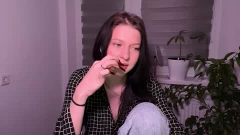 Sarah online show from March 5, 4:36 pm