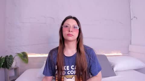 Lanna online show from March 3, 11:49 am