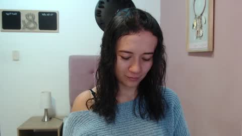 Snapshot of lanna_mills chatting on December 16, 1:32 pm Lanna online show from December 16, 1:32 pm