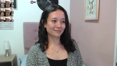 Snapshot of lanna_mills chatting on January 9, 4:49 pm Lanna online show from January 9, 4:49 pm