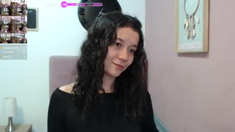 Snapshot of lanna_mills chatting on February 12, 4:44 pm Lanna online show from February 12, 4:44 pm