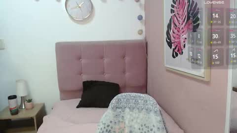 Snapshot of lanna_mills chatting on November 22, 1:10 pm Lanna online show from November 22, 1:10 pm