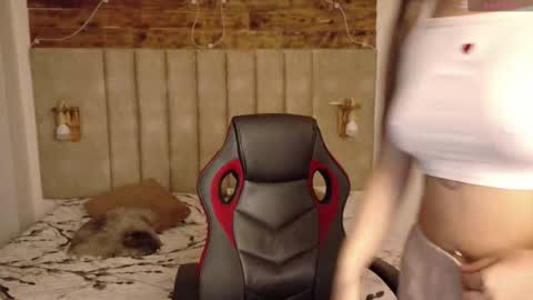 LANNA  online show from January 16, 5:11 am