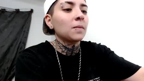 Snapshot of lannie_gonzales chatting on March 5, 12:59 am LANNIE   online show from March 5, 12:59 am