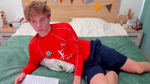 Snapshot of lanny_fandi chatting on September 20, 8:04 am Fandi online show from September 20, 8:04 am