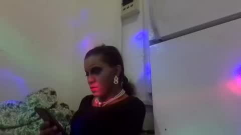 Lapuzzycat201923 online show from January 16, 3:24 pm