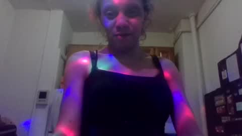 Lapuzzycat201923 online show from February 6, 1:10 pm