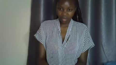 Snapshot of lara5872 chatting on December 1, 12:32 pm lara online show from December 1, 12:32 pm