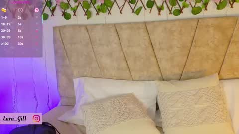 Lara Gill online show from September 19, 1:01 pm