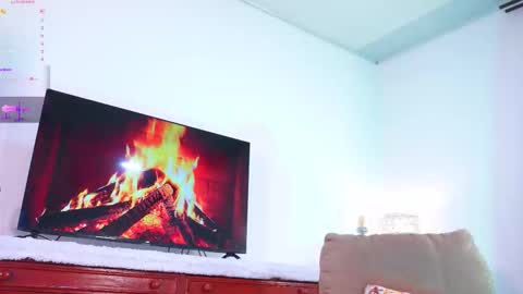 Hello Guys I am Lara Giraldo  WELCOME To my room online show from October 8, 12:52 am